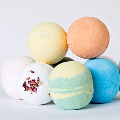 natural colors bath bomb